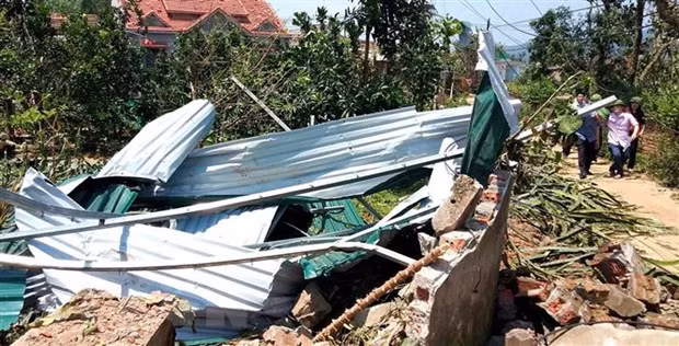Apoyan a pobladores afectados por desastres naturales en Vietnam ảnh 1