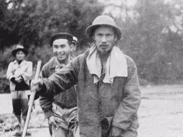 Figura del Presidente Ho Chi Minh permanece intacta en corazón de periodista sudcoreano ảnh 1