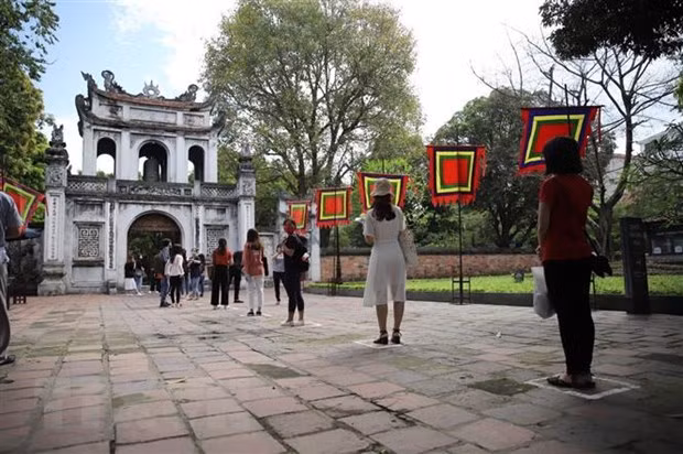 Sitios turísticos de Hanoi reabren sus puertas ảnh 1 Sitios turísticos de Hanoi reabren sus puertas ảnh 1