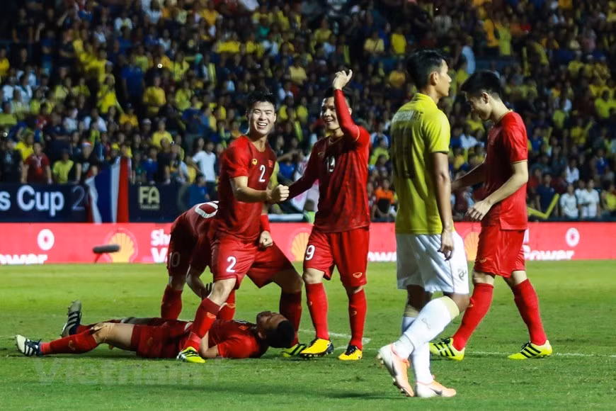 [Foto] Vietnam vence 1-0 a Tailandia en la Copa del Rey ảnh 10