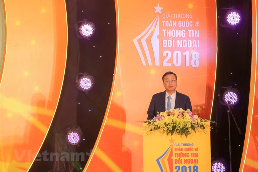 [Foto] Entregan en Vietnam los premios de información al exterior ảnh 1