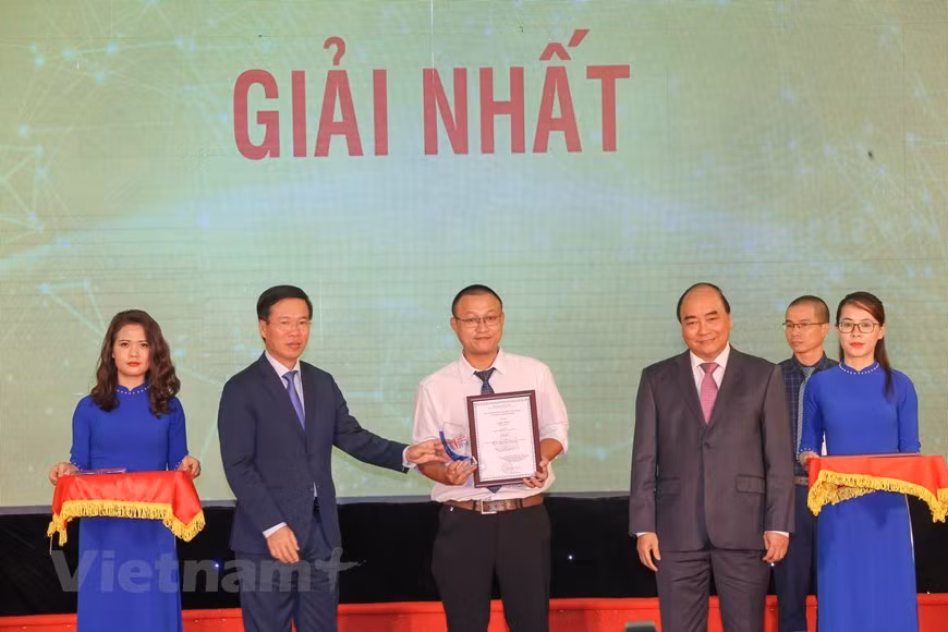 [Foto] Entregan en Vietnam los premios de información al exterior ảnh 7