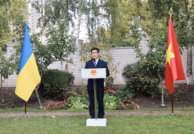 Intensifican cooperación entre localidades de Vietnam y Ucrania ảnh 1