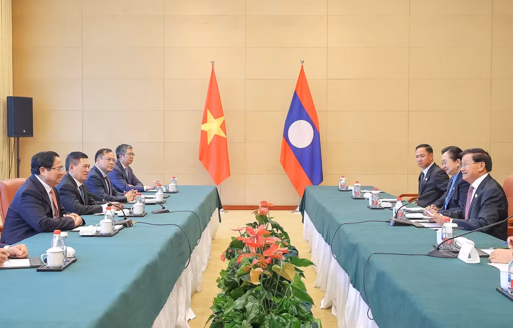 vna-potal-thu-tuong-gap-tong-bi-thu-chu-tich-nuoc-lao-thongloun-sisoulith-8248845-1.jpg
