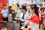 VNR pone en funcionamiento un sistema de control de billetes mediante tecnología biométrica a través de la autenticación de identificación ciudadana en la estación de Hanoi. (Fuente: vtv.vn)