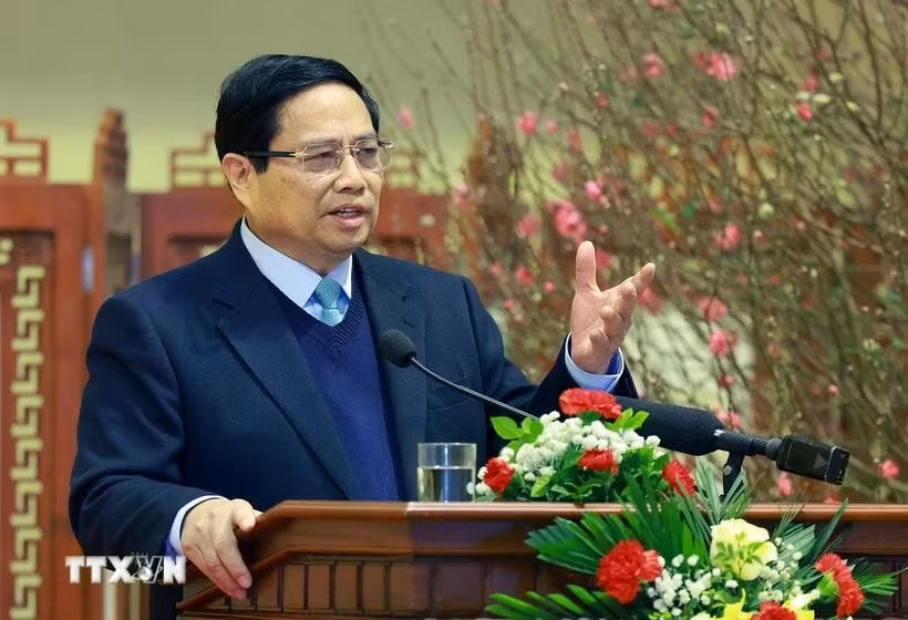 El primer ministro de Vietnam, Pham Minh Chinh, envió sus felicitaciones de año nuevo 2025 al sector bancario. (Fuente: VNA)