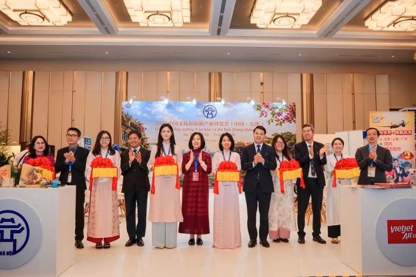 Hanoi inaugura un pabellón de 100 metros cuadrados con el lema "Hanoi: Cooperación y Desarrollo" en la Feria de la Industria Cultural y el Turismo de China 2026. (Foto: hanoimoi.vn)