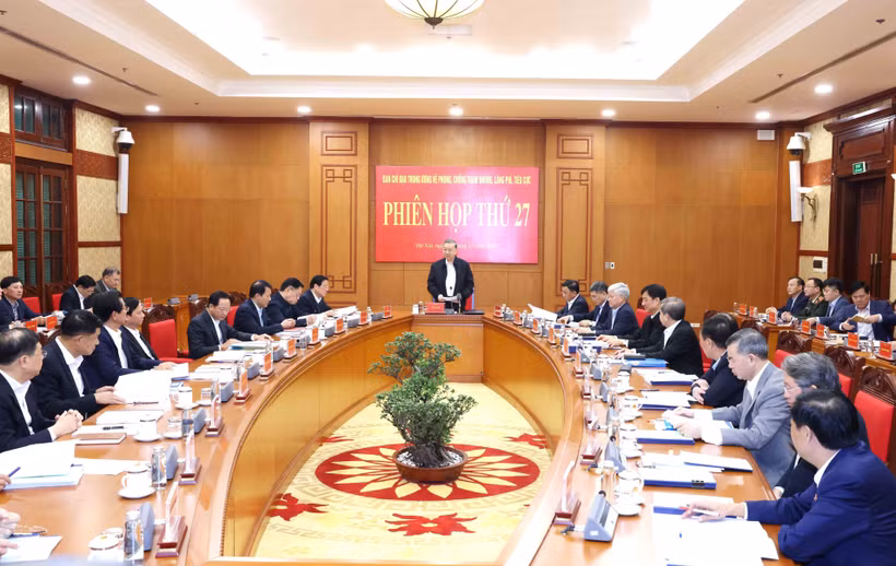 El secretario general del Partido Comunista de Vietnam, To Lam, preside la reunión. (Fuente: VNA)