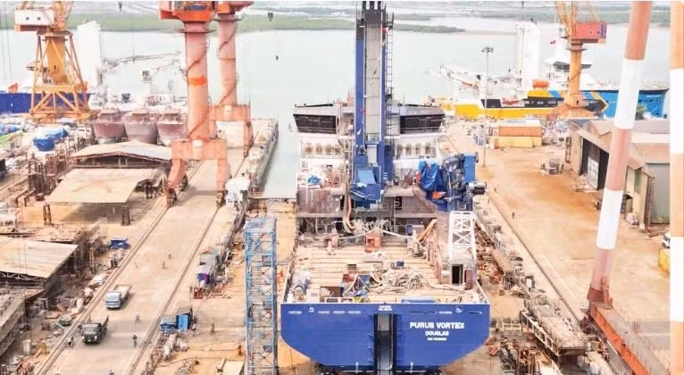 El moderno buque de servicio para energía eólica CSOV construido en el astillero de Ha Long. (Foto: nhandan.vn)