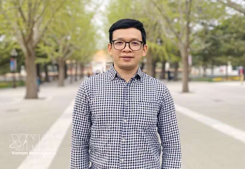 El profesor asociado Nguyen Quoc Hung, del Instituto de Matemáticas y Ciencias de Sistemas (AMSS), perteneciente a la Academia de Ciencias de China. (Foto: VNA)