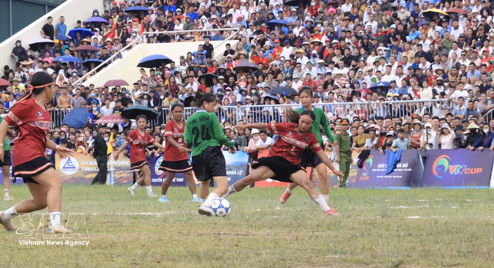 vnanet_tal-luc-yen-lao-cai-vo-dich-giai-bong-da-nu-cac-dan-toc-thieu-so-viet-nam-vtv-cup-8991824-1.jpg