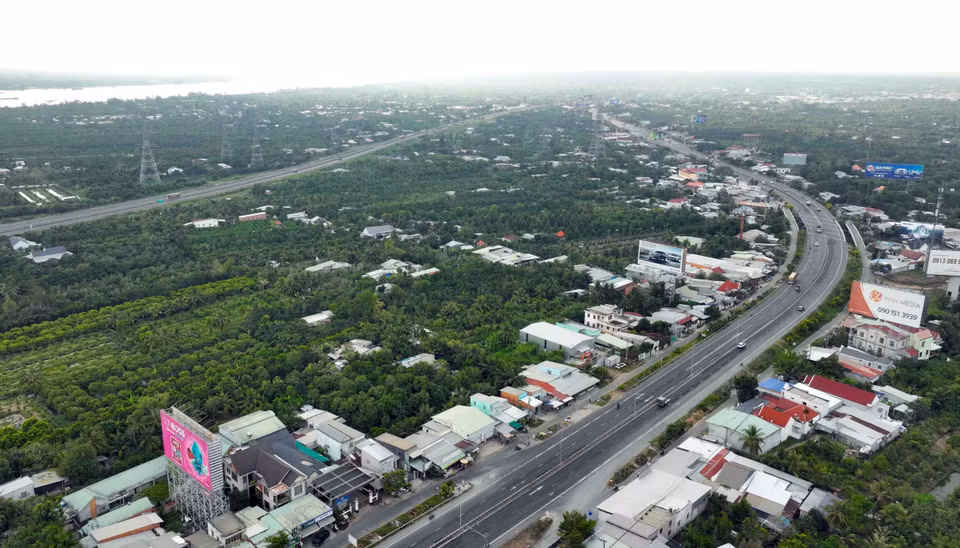 La autopista conduce a los puentes My Thuan 1 y My Thuan 2, conectando las dos provincias de Tien Giang y Vinh Long. (Foto: VNA)