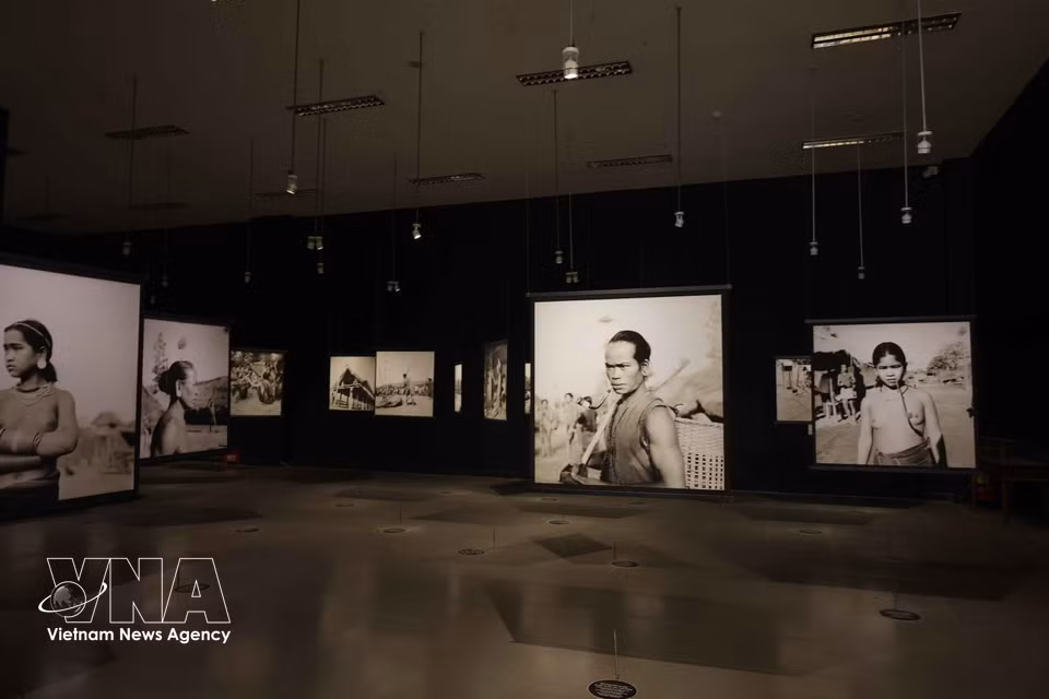Espacio de exposición que muestra a los grupos étnicos de Dak Lak y la Altiplanicie Occidental dentro del museo. Foto: VNA