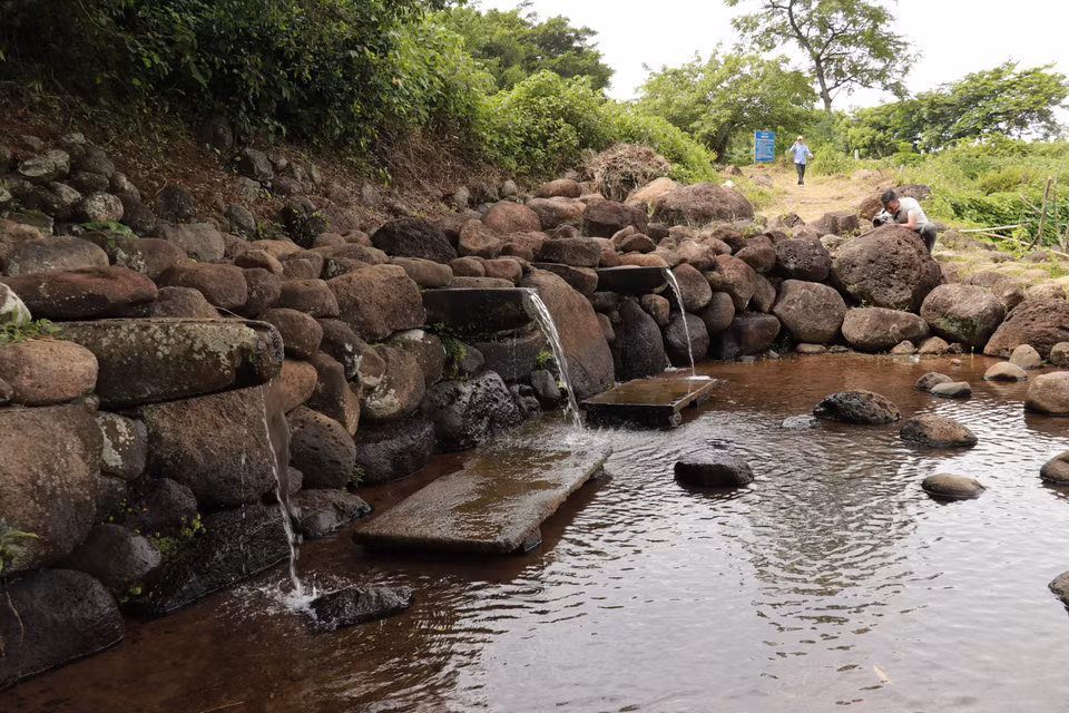 La característica más destacada del antiguo sistema de pozos de Gio An es que se construyó ordenando piedras para aprovechar las fuentes de agua subterráneas, lo que facilita la vida diaria y la producción agrícola. (Foto: VNA)