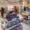Los supermercados de Da Nang siempre cuentan con un amplio surtido de productos para satisfacer las necesidades de compra de los consumidores, impulsando así el desarrollo económico de la ciudad. (Foto: VNA)