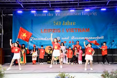 Programa cultural de niños vietnamitas en el Día de Cultura Vietnamita en la ciudad de Leipzig. (Foto: VNA)
