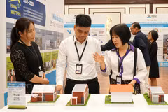 Zona de exhibición de modelos de viviendas adaptadas a desastres naturales y al cambio climático. (Foto: VNA)