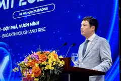 Nguyen Van Khoa, presidente de la Asociación de Software y Servicios de Tecnología de la Información de Vietnam (VINASA) interviene en el evento. (Foto: VNA)
