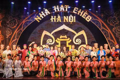 Actuación artística del Teatro de Cheo de Hanoi. (Foto: VNA)