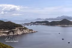 Admirar la majestuosa belleza de la ruta costera de la provincia de Khanh Hoa