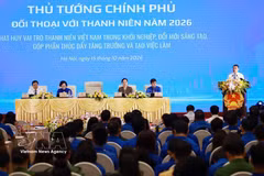 El primer ministro Le Minh Hung habla en el evento. (Foto: VNA)
