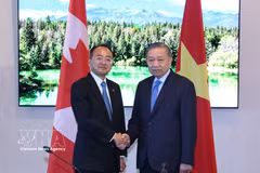 Mandatario vietnamita se reúne con gerentes de empresas y grupos canadienses