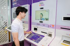 Clientes que utilizan el servicio LiveBank 24/7 del banco Tien Phong TP Bank. (Foto: TPBank)