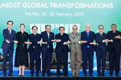 A la sesión plenaria del Foro del Futuro de la ASEAN asistieron el primer ministro vietnamita, Pham Minh Chinh, el presidente de Timor-Leste, José Ramos-Horta, dirigentes y jefes de delegaciones de varios países. (Foto: VNA)
