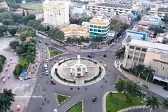 Vista aérea del centro de la rotonda Nga Sau, en la ciudad de Buon Ma Thuot, provincia de Dak Lak. (Foto: VNA)