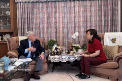 El profesor Carl Thayer, de la Academia de Defensa de Australia de la Universidad de Nueva Gales del Sur, en una entrevista concedida a la VNA. (Foto: VNA)