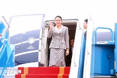 El primer ministro de Tailandia, Paetongtarn Shinawatra, llega a Hanoi. (Foto: VNA)