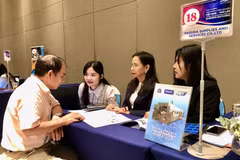 Empresas de Tailandia y Vietnam establecen conexiones comerciales directas en el evento “Intercambio comercial de productos industriales Vietnam–Tailandia”, celebrado el 13 de febrero de 2025. Foto: VNA