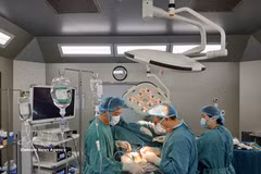 Vietnam atrae a más pacientes extranjeros con servicios médicos de calidad y costos competitivos. (Foto ilustrada: VNA)