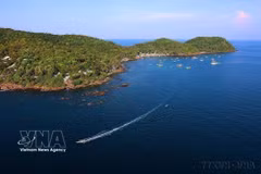 Phu Quoc se desarrolla para convertirse en un centro de servicios y turismo ecológico de alta calidad, así como en un destino de turismo marítimo e insular de alcance nacional e internacional. Foto: VNA