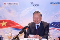 El secretario general del Partido y presidente de Vietnam, To Lam, en un diálogo con dirigentes de instituciones financieras y fondos de inversión estadounidenses. (Foto: VNA)
