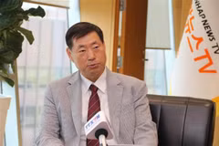 Hwang Dae-il, presidente de la agencia de noticias surcoreana Yonhap, concede una entrevista a la VNA en Séul. (Foto: VNA)