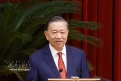 El secretario general del Partido Comunista y presidente de Vietnam, To Lam, pronuncia el discurso de clausura del IV Pleno del Comité Central. (Foto: VNA) 