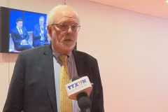 El ex embajador de Estados Unidos en Vietnam, David B. Shear, concede una entrevista a corresponsales de la VNA en Nueva York. (Foto: VNA)
