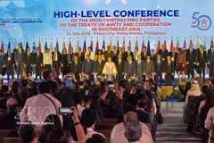 La ceremonia conmemorativa del 50.º aniversario del Tratado de Amistad y Cooperación en el Sudeste Asiático (TAC) en Filipinas. Foto: VNA