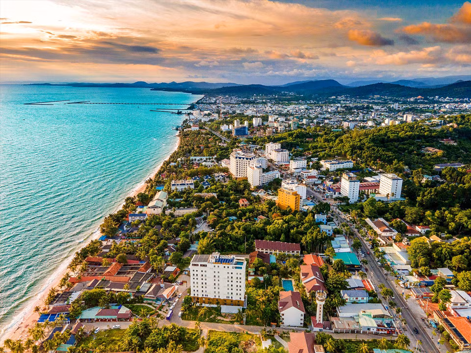 Un rincón de la ciudad isleña de Phu Quoc vista desde arriba. (Fuente: VNA)