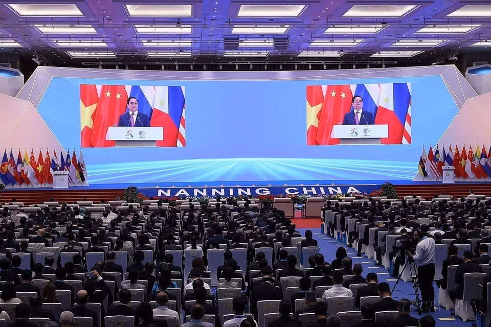 El primer ministro Pham Minh Chinh intervino en la ceremonia inaugural de la Exposición China-ASEAN (CAEXPO) y la XX Cumbre de Negocios e Inversión China-ASEAN (CABIS) en Nanning, el 17 de septiembre de 2023. (Fuente: VNA)