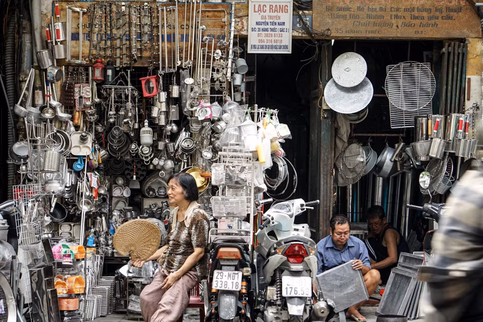Hang Thiec figura entre las calles de artesanía con productos típicos del antiguo Hanoi y todavía se conserva. (Fuente: VNA)