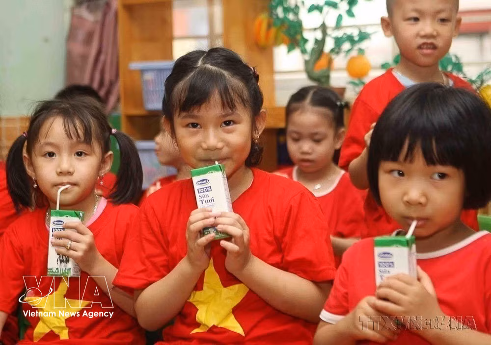vnanet-potal-thang-hanh-dong-vi-tre-em-va-ngay-quoc-te-thieu-nhi-16-e2809ctre-em-hanh-phuc-an-toan-vung-buoc-trong-ky-nguyen-soe2809d-8789176.jpg