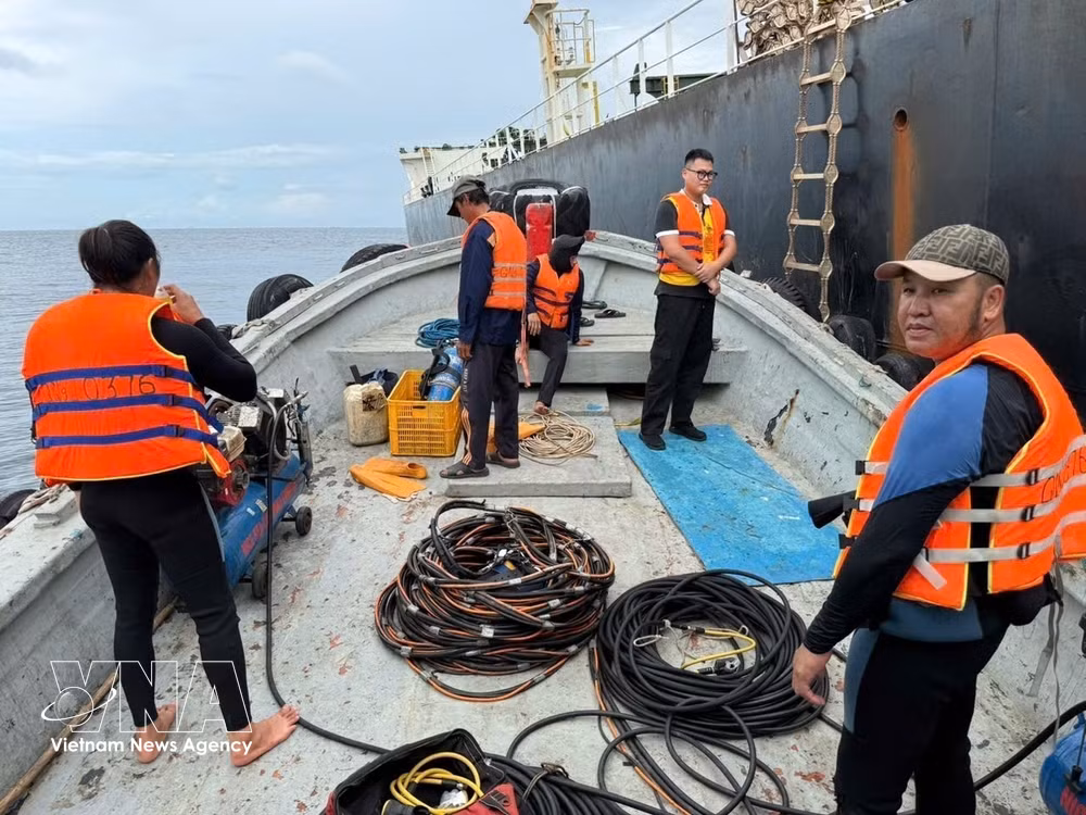 vnanet_potal-khan-truong-ung-cuu-tau-hang-merchant-mariner-gap-su-co-tren-bien-quang-ngai-9036632.jpg