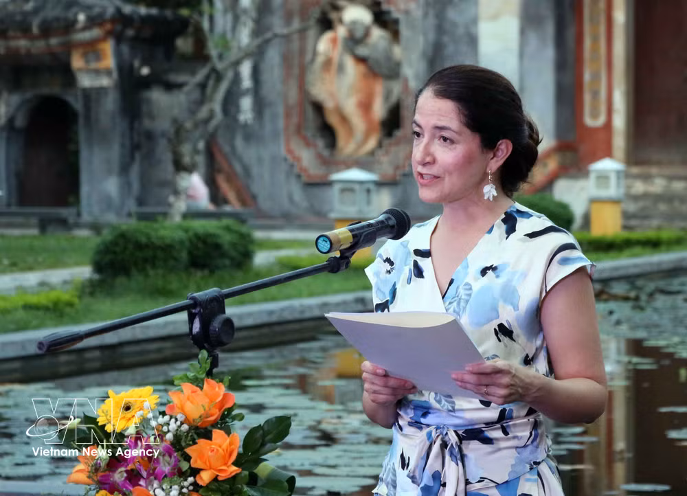 vnanet_potal-giao-luu-nghe-thuat-giua-doan-vu-cong-tre-colombia-va-thanh-thieu-nien-viet-nam-9029515.jpg