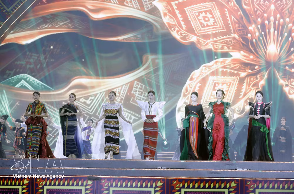 vnanet-potal-khai-mac-tuan-van-hoa-du-lich-moc-chau-va-dem-hoi-tho-cam-quoc-te-son-la-nam-2026-8995479.jpg
