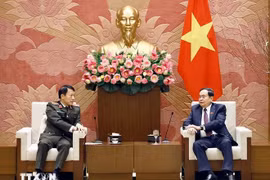 El presidente de la Asamblea Nacional, Tran Thanh Man y el ministro de Seguridad Pública, Luong Tam Quang. (Fuente: VNA)