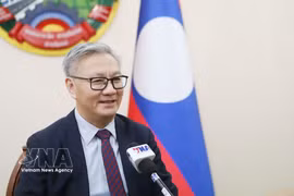 El viceprimer ministro y titular de Relaciones Exteriores de Laos, Thongsavan Phomvihane, durante la entrevista con la VNA (Foto: VNA)