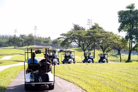 Los huéspedes del turismo MICE disfrutan de los servicios en el resort Song Be Golf, Ciudad Ho Chi Minh. (Foto: VNA)