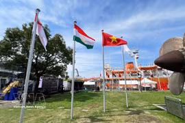 La bandera nacional de Vietnam ondea en los Juegos Asiáticos de 2026 (Foto: VNA)